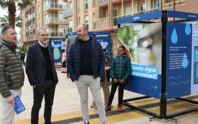 Roquetes acull l’exposició urbana ‘Operació Aigua’, per conscienciar sobre el seu consum