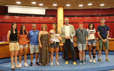 Les bicampiones reben l’homenatge de Roquetes