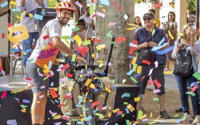 Roquetes es tenyeix de solidaritat per reconèixer la gesta de Pau Hidalgo